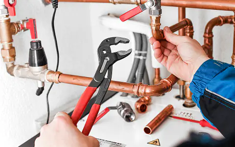 Installation plomberie Nice - raccordement tuyauterie cuivre en rénovation