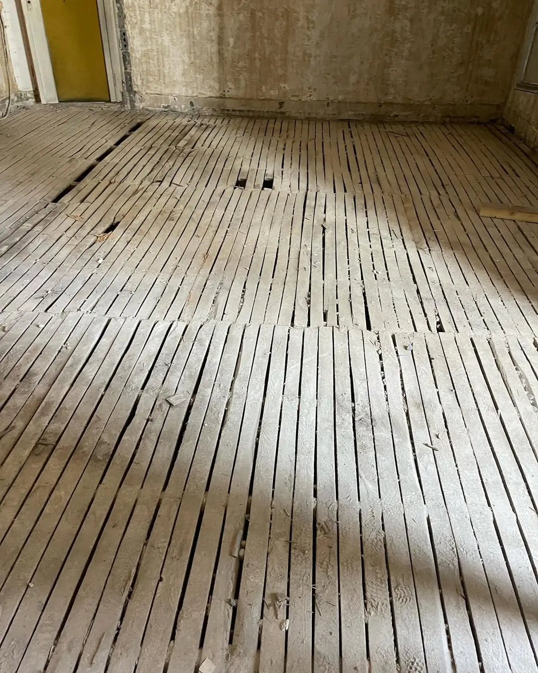 Appartement restructuré par TNB Rénovation, cloisons et réseaux terminés