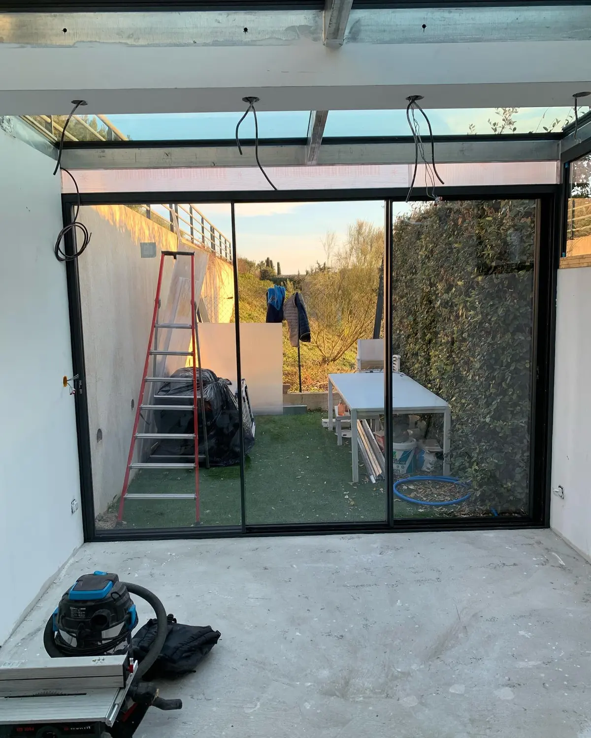Véranda sur mesure terminée par TNB Rénovation sur la Côte d'Azur